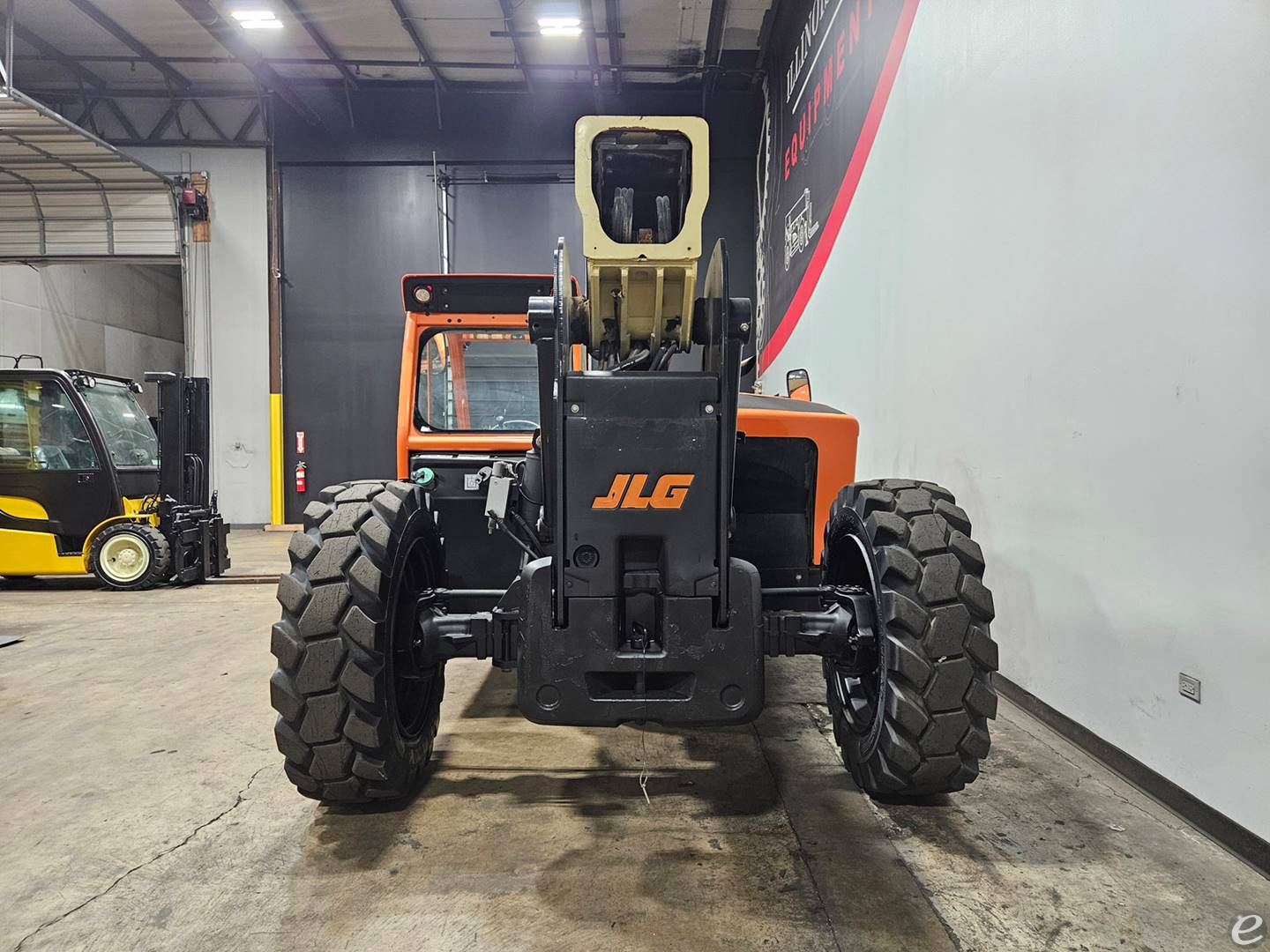 2019 JLG 742