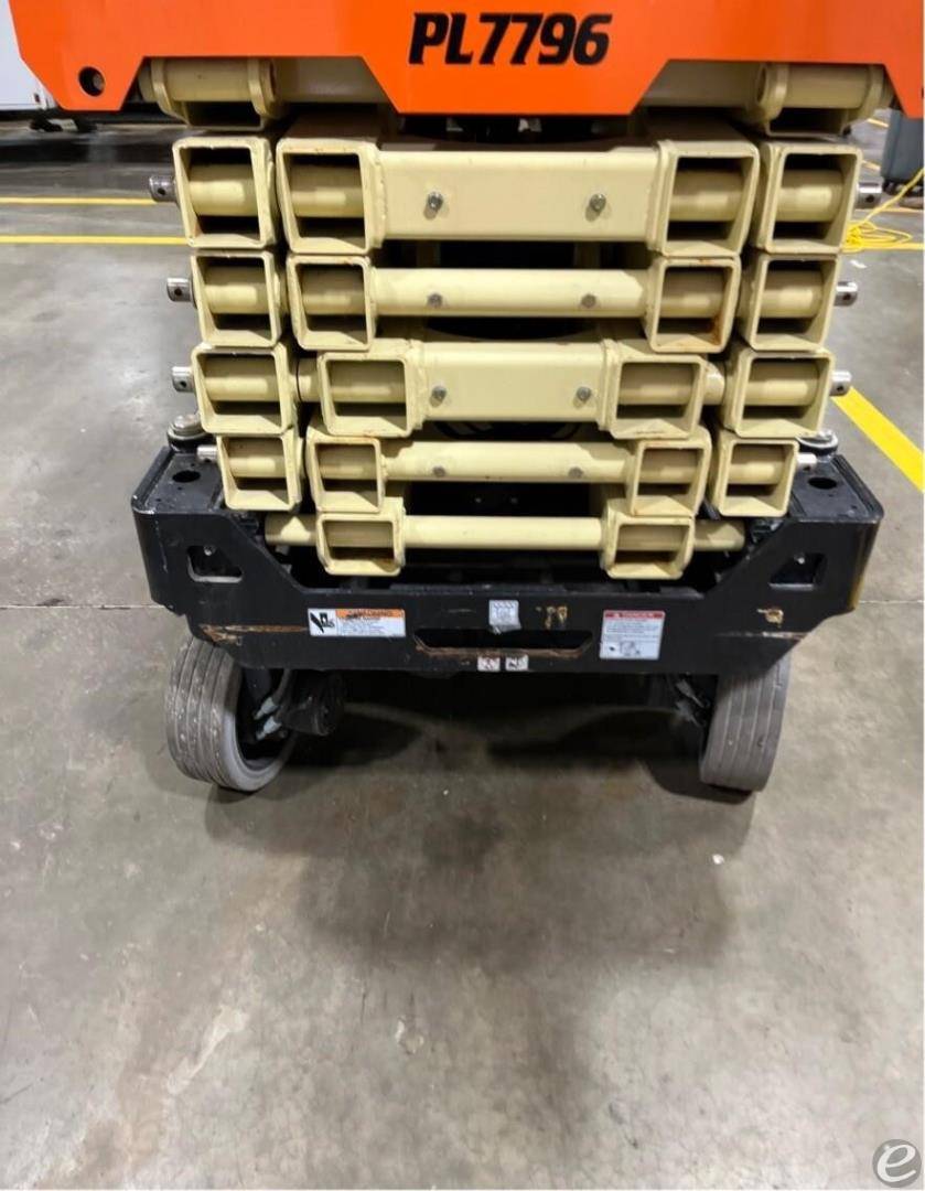 2022 JLG R4045