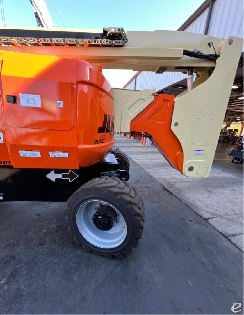 2014 JLG 800AJ