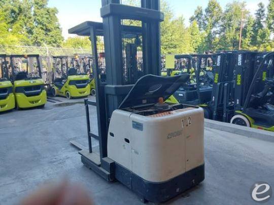2007 Crown SP3400-30 Electric Order Picker - 123Forklift