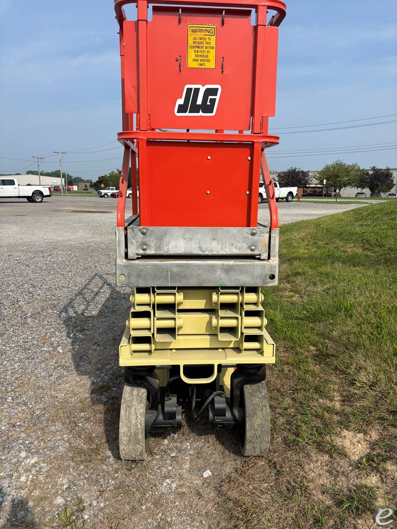 2005 JLG 2030ES