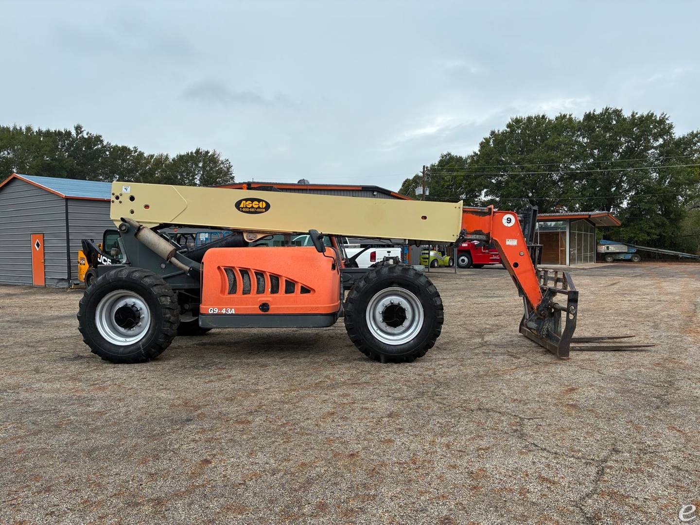 2011 JLG G9-43A