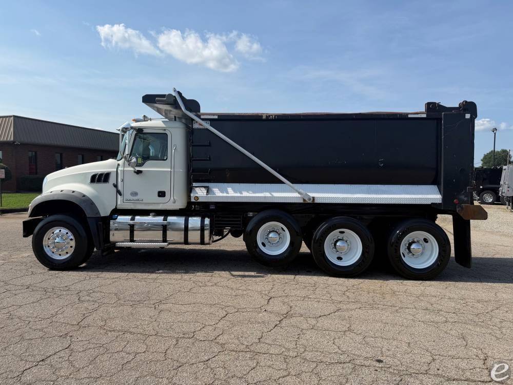 2017 Mack GRANITE GU713