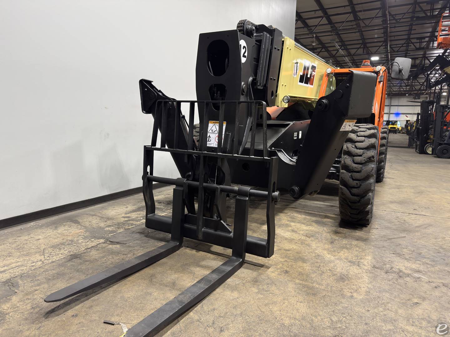 2017 JLG 1255