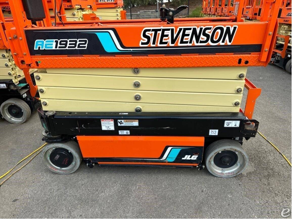 2022 JLG AE1932