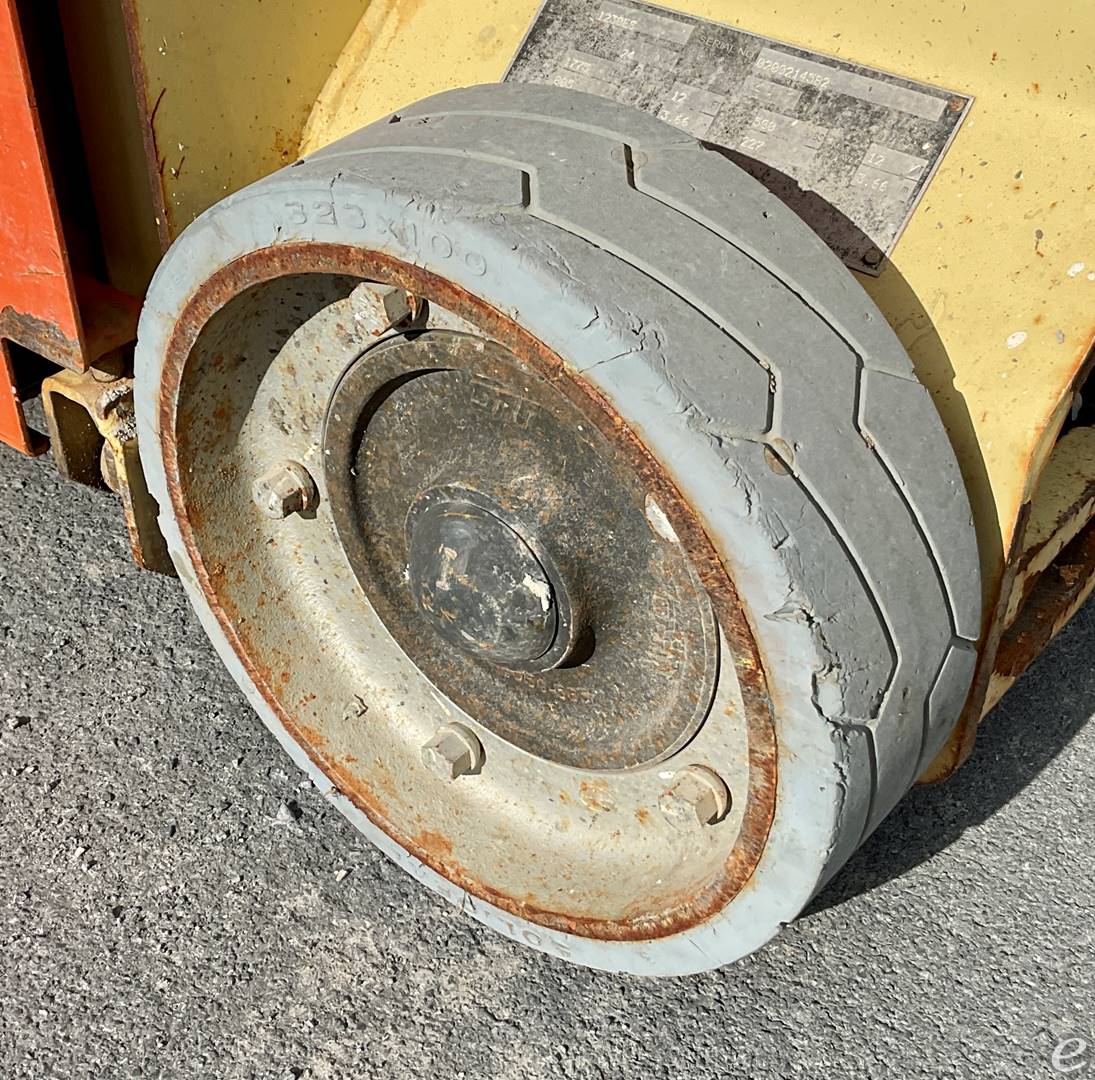2013 JLG 1230ES