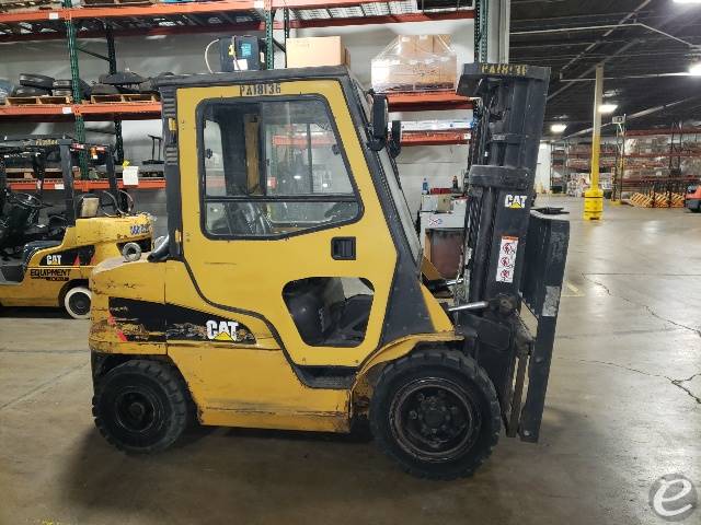 2011 Diesel Cat 2PD6000 Pneumatic Tire 4 Wheel Sit Down