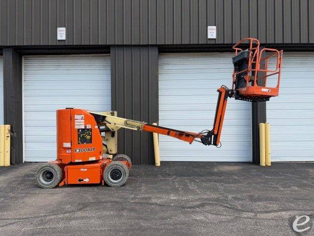 2020 JLG E300AJP