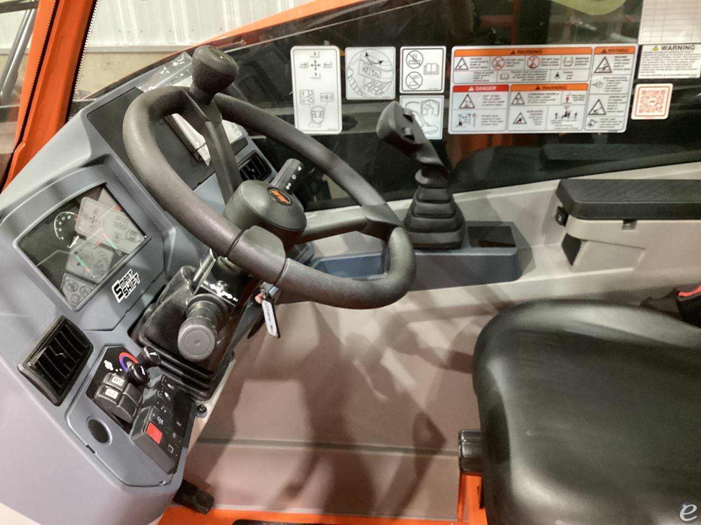 2026 JLG 943