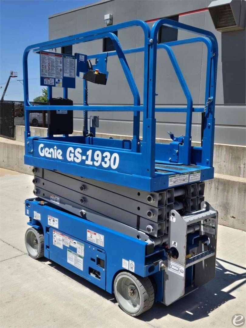2017 Genie GS1930 Electric Scissor Lift - 123Forklift