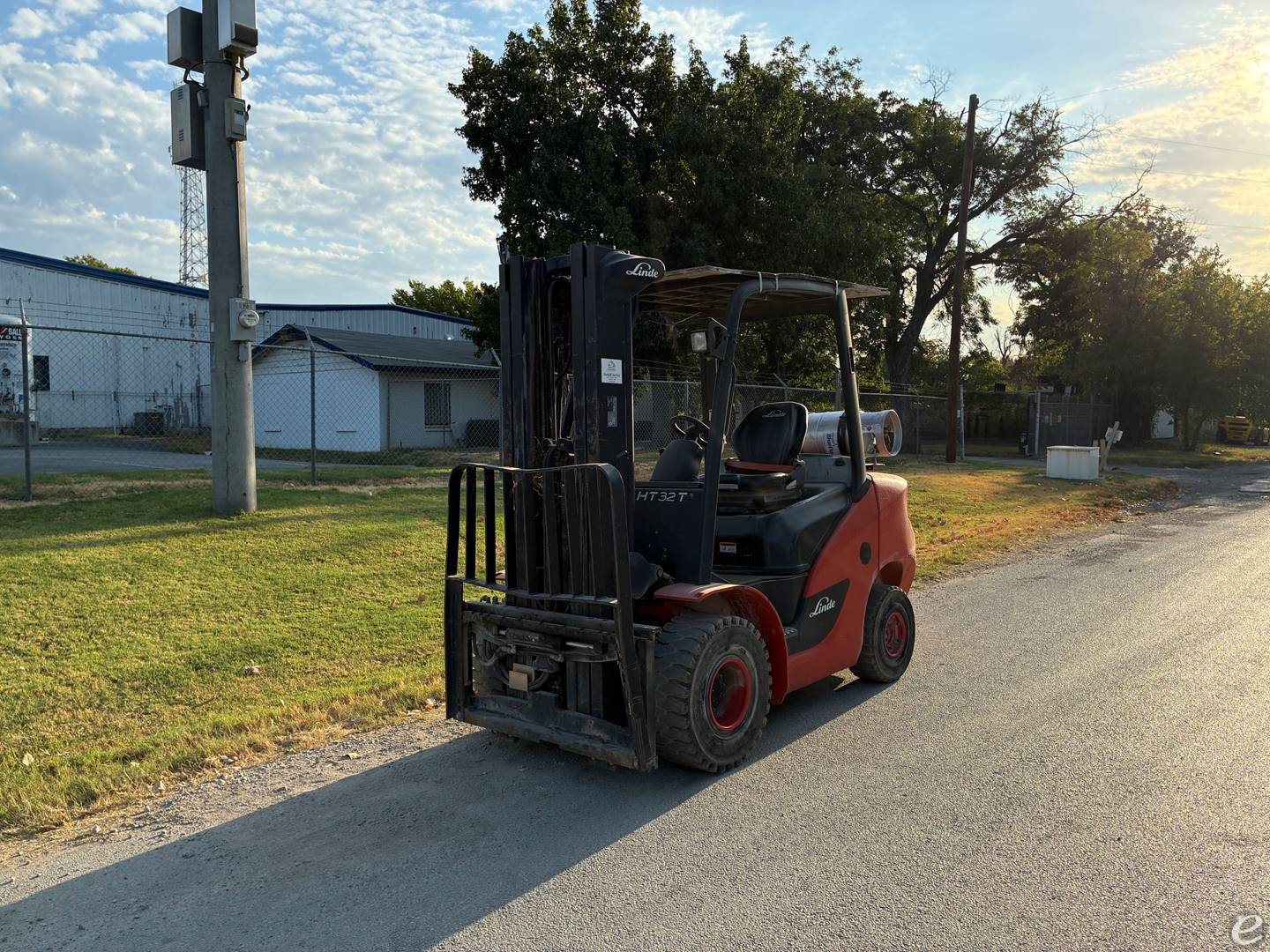 2017 Linde HT32T