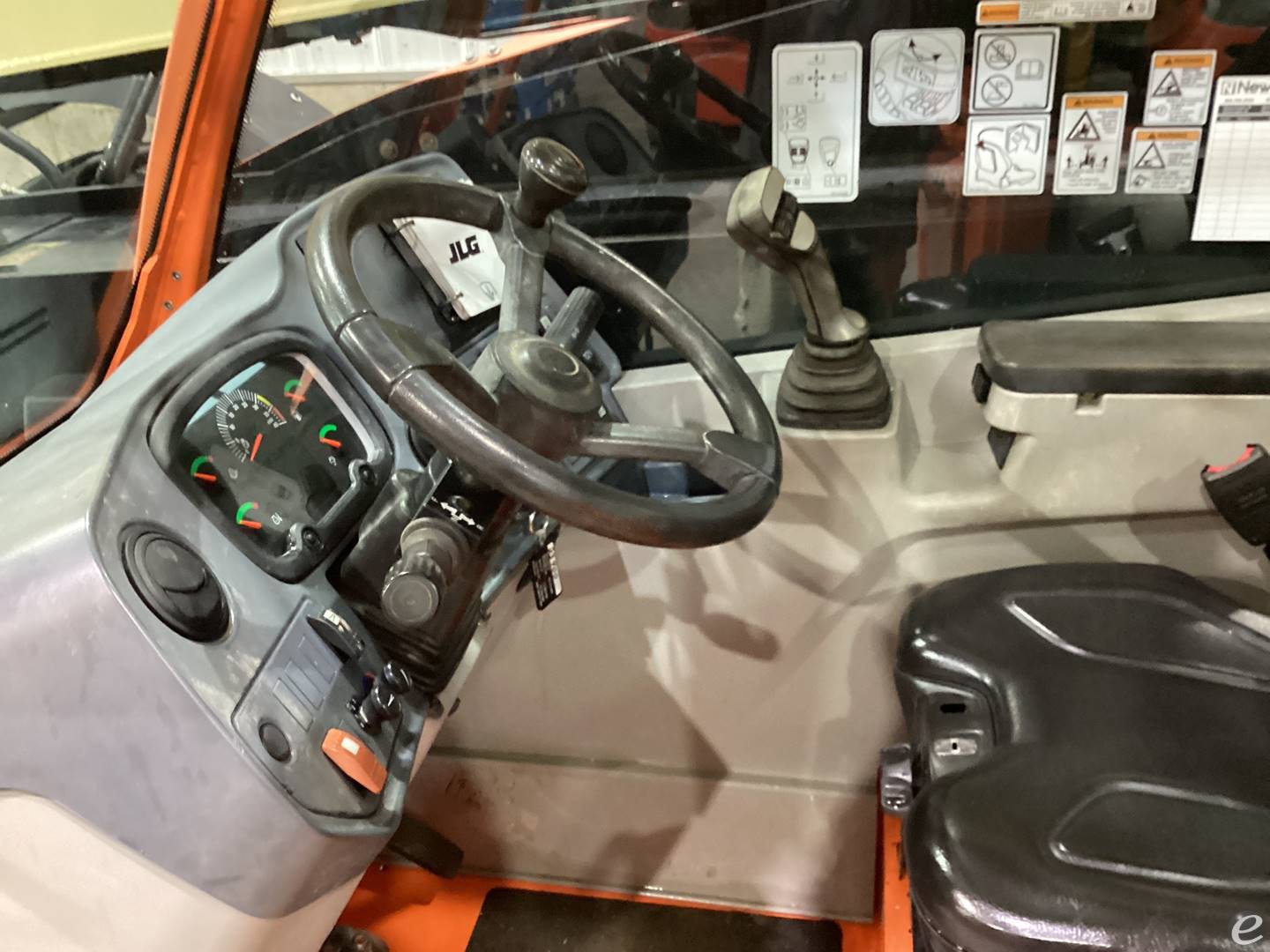 2016 JLG 943