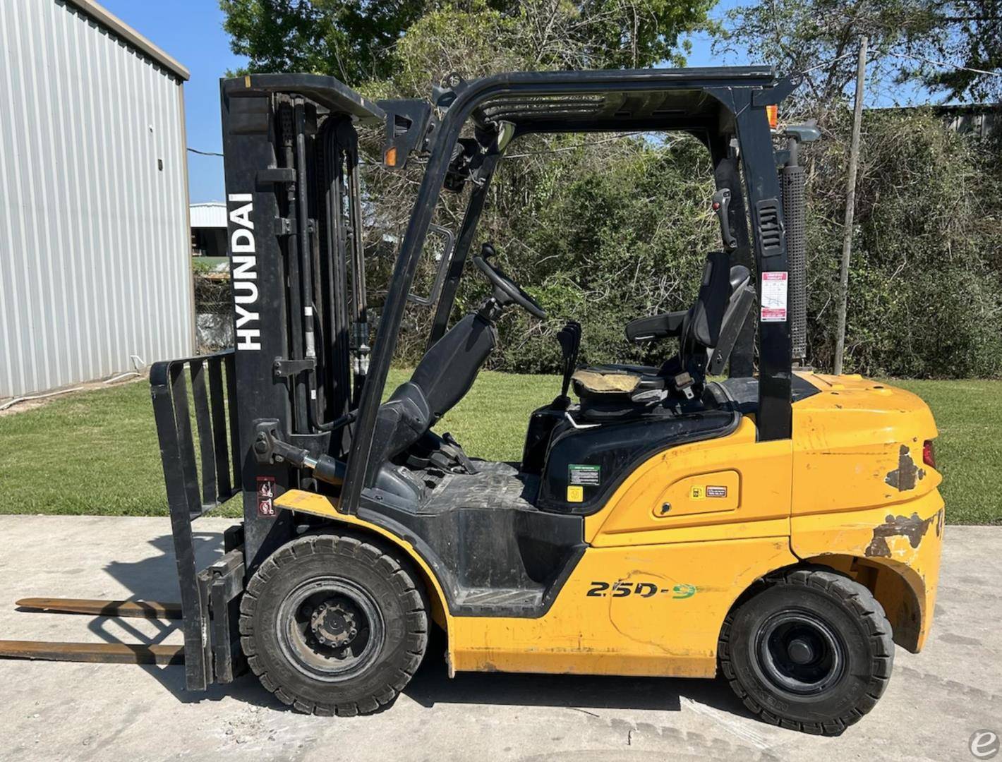 2022 Hyundai 25D-9