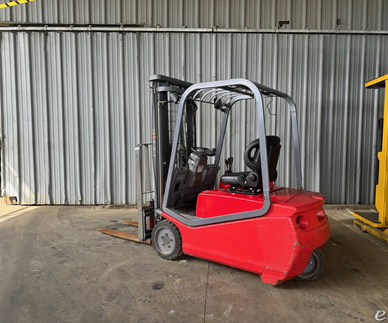 2002 Raymond RTW35 Electric Forklift - 123Forklift