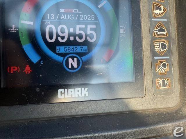 2021 Clark S25CL