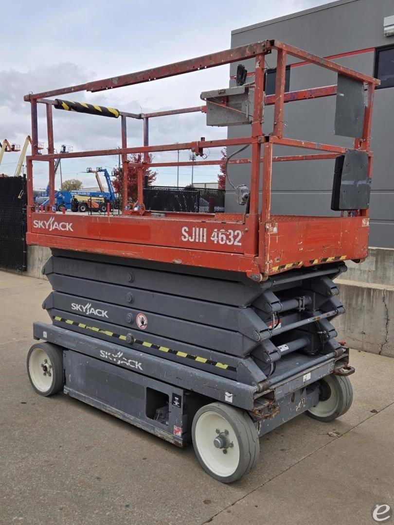 2014 Skyjack SJIII4632 Electric Scissor Lift - 123Forklift