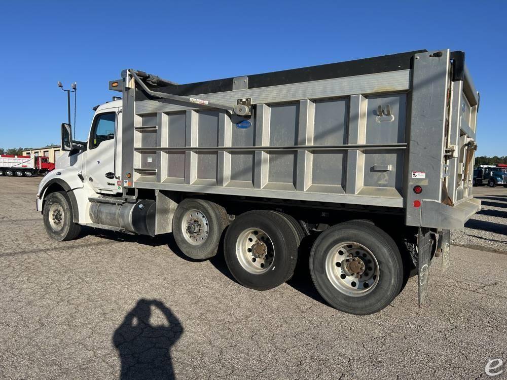 2024 Kenworth T880