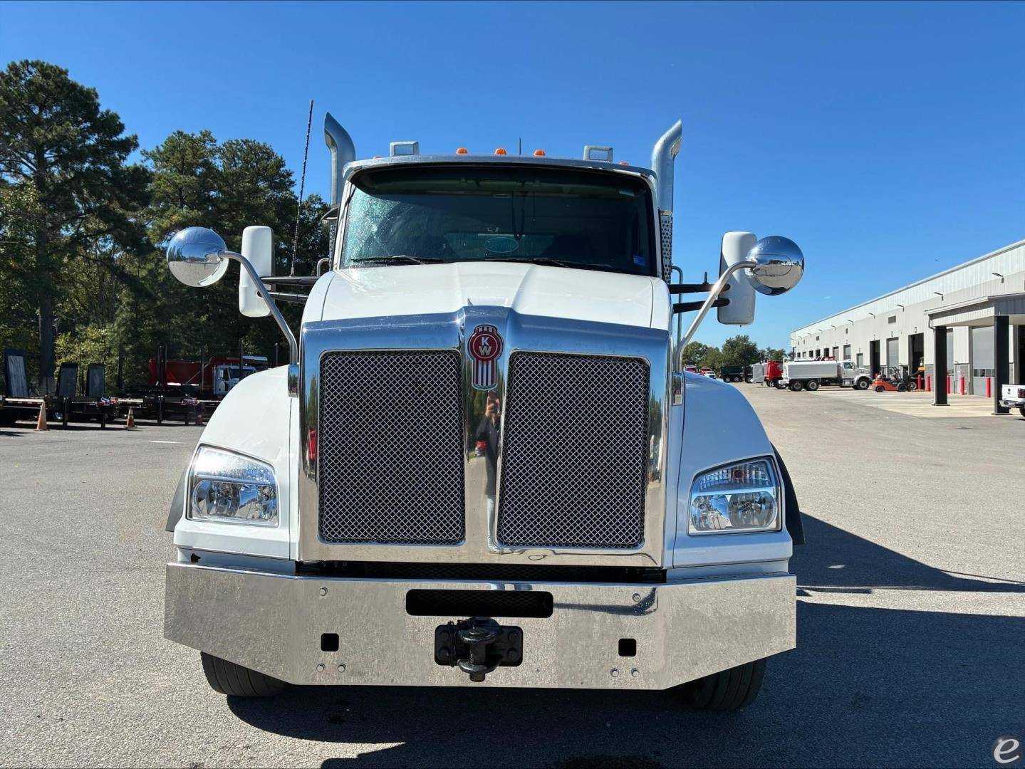 2023 Kenworth T880