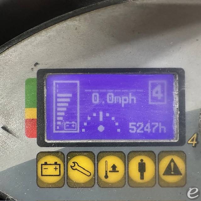 2018 Yale NR045EB