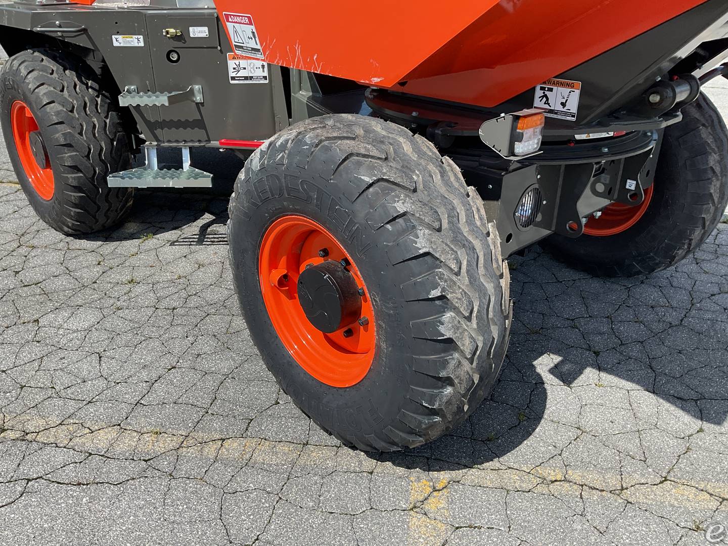 2026 JLG D601AHG