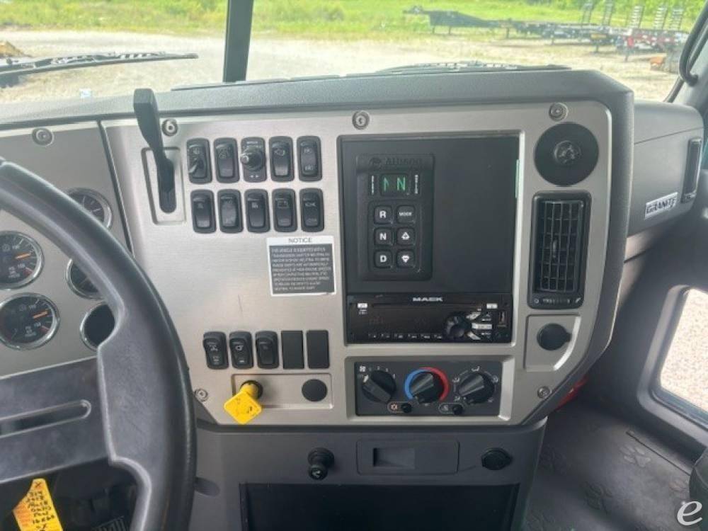 2018 Mack GRANITE GU713