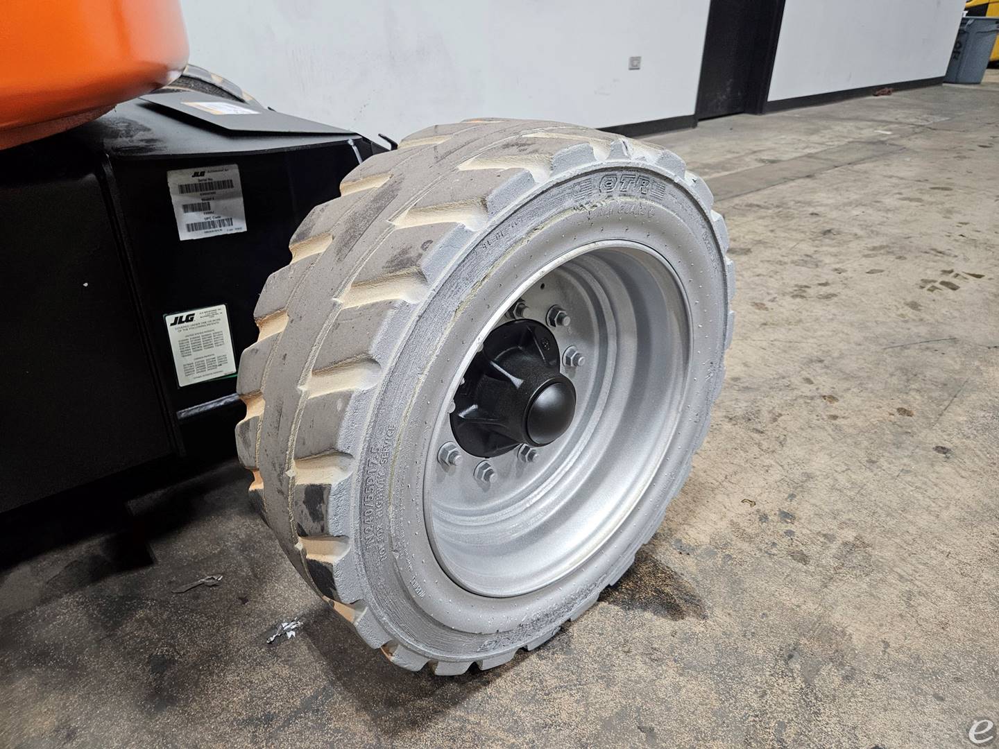 2015 JLG E450AJ
