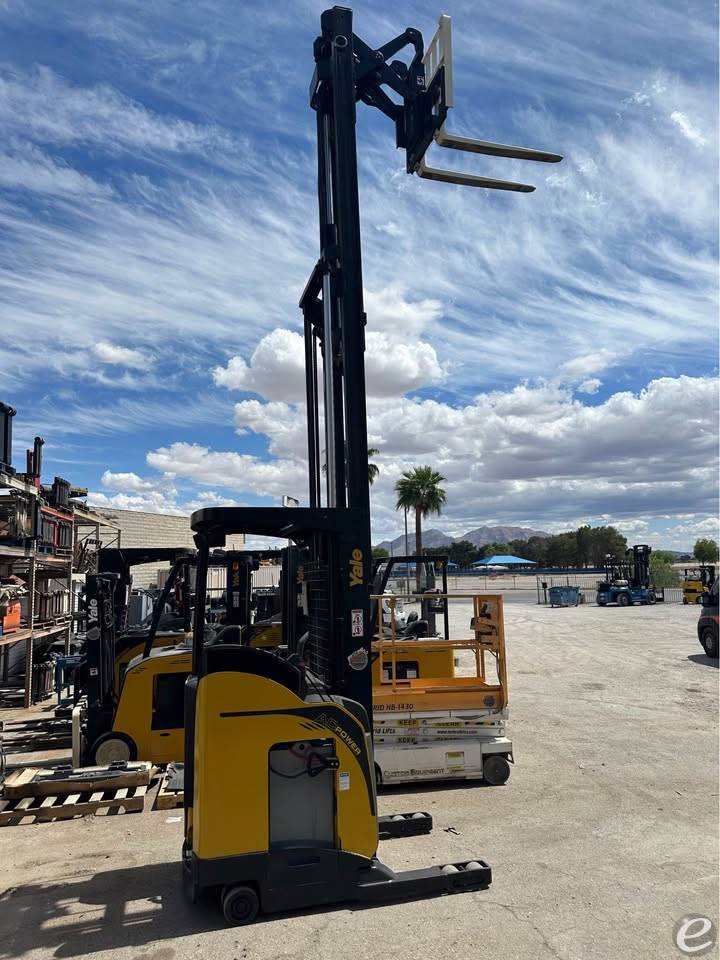 2019 Yale NR045EB