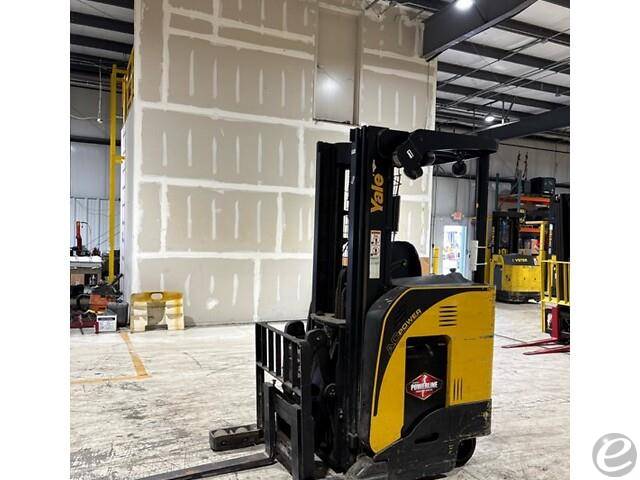 2018 Yale NR040DB