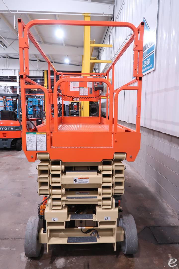 2015 JLG 3246ES