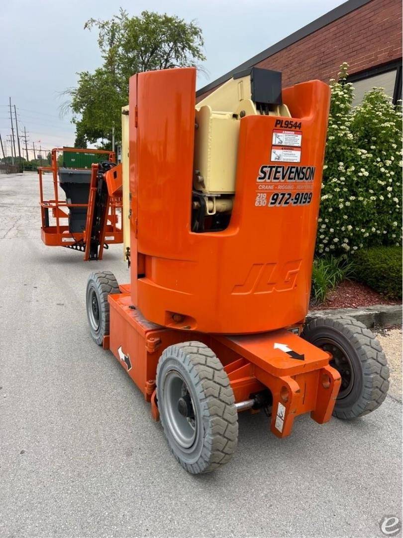 2015 JLG E300AJP