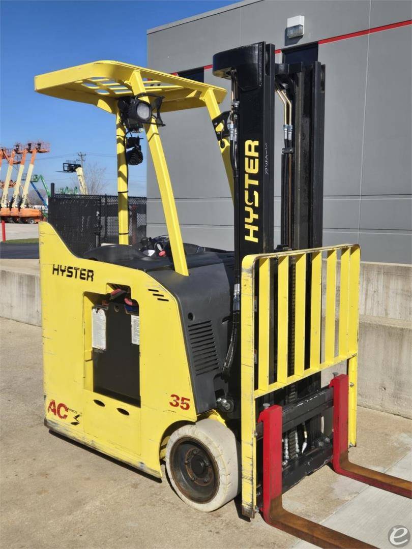 2017 Hyster E35HSD3 Electric Forklift - 123Forklift