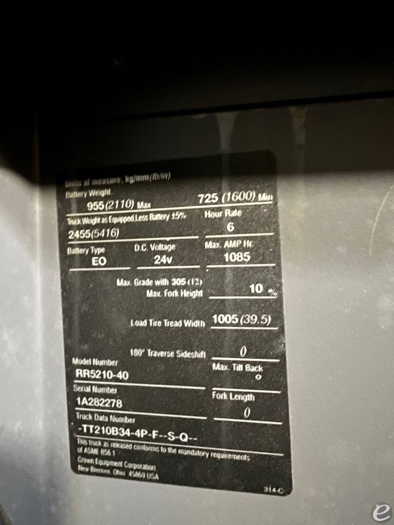 2004 Crown RR5210-40 Electric Reach...