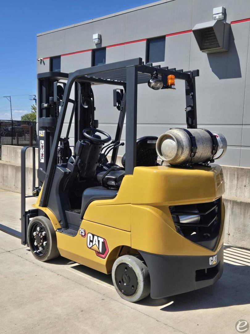 2020 Mitsubishi FGC25N
