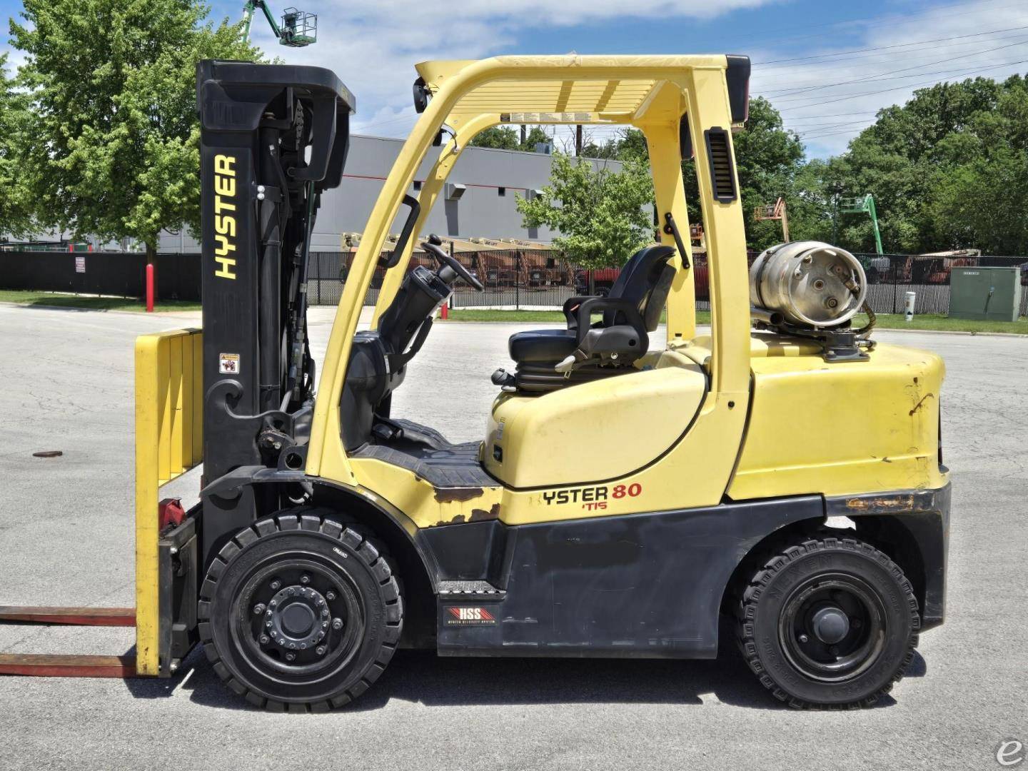 2017 Hyster H80FT LP Gas Forklift