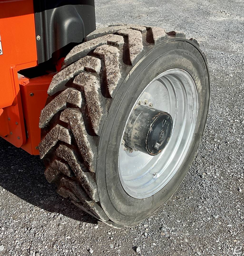 2017 JLG 1350SJP