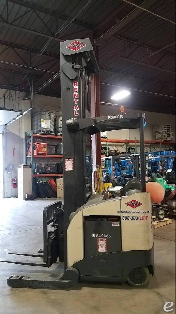 2008 Crown RD5225-30 Gasoline Reach Truck - 123Forklift