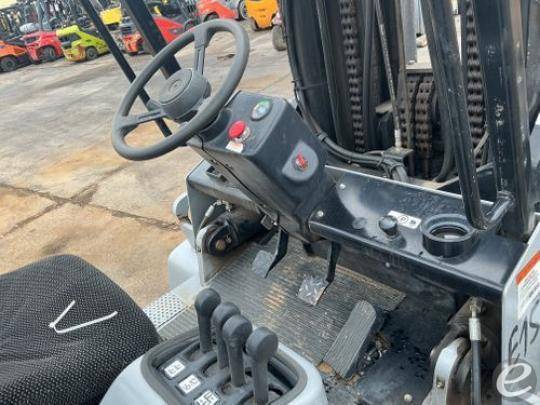 2017 Hoist Liftruck E150