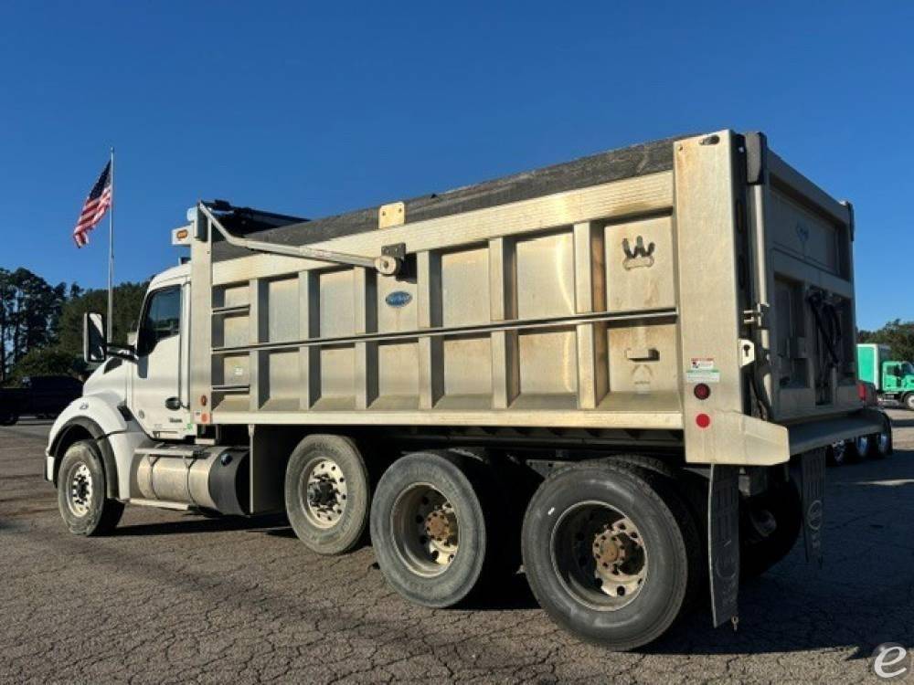 2024 Kenworth T880