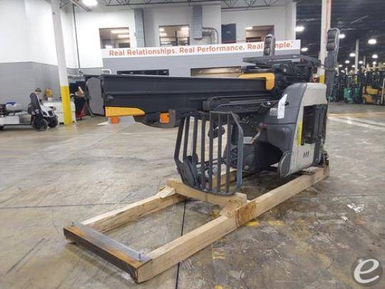 2017 Crown RMD6025-32 Electric Reach Truck - 123Forklift