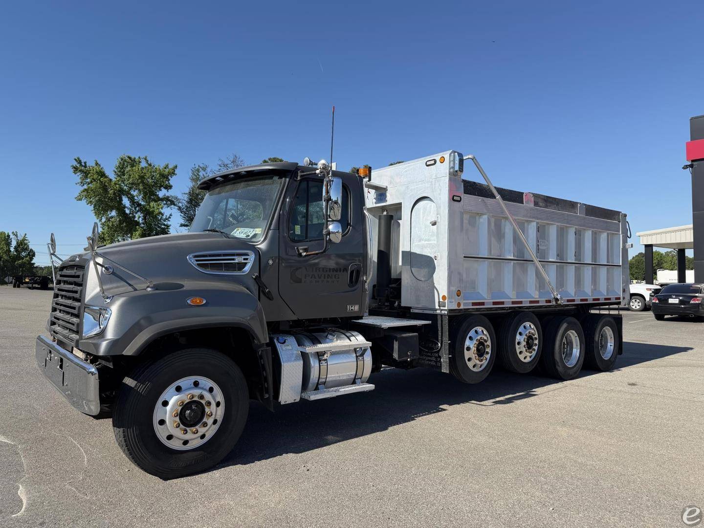 2016 Freightliner 114SD