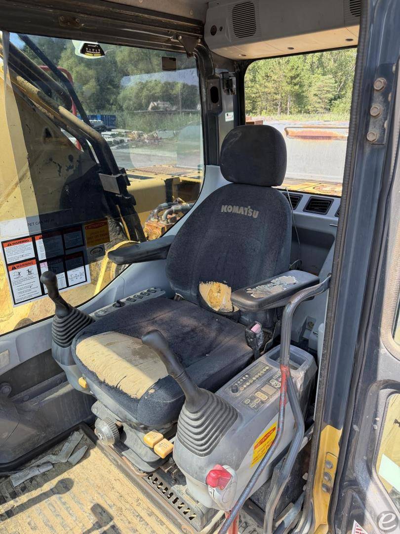 2004 Komatsu PC300 LC-7