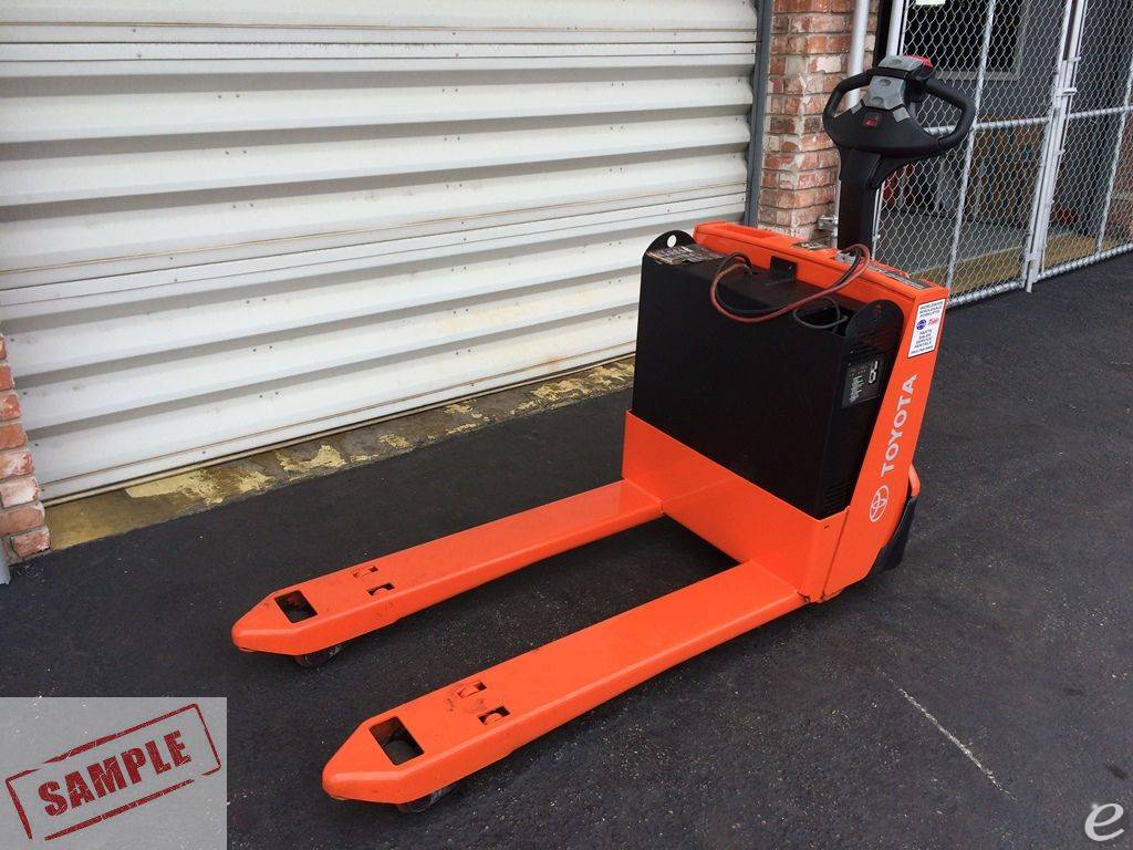 Electric Toyota 7HBW23 Electric Walkie Pallet Jack