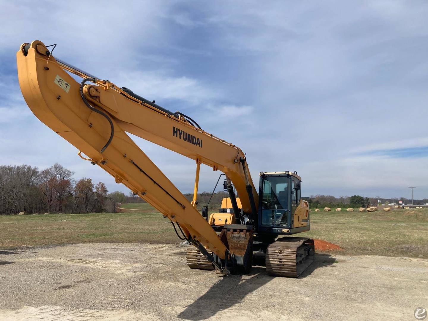 2018 Hyundai HX220 LR