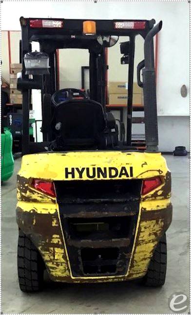 2017 Hyundai 25D-9