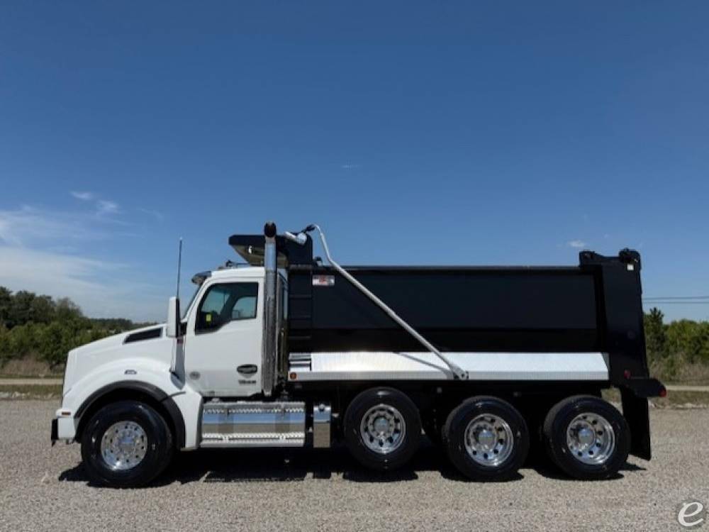 2025 Kenworth T880
