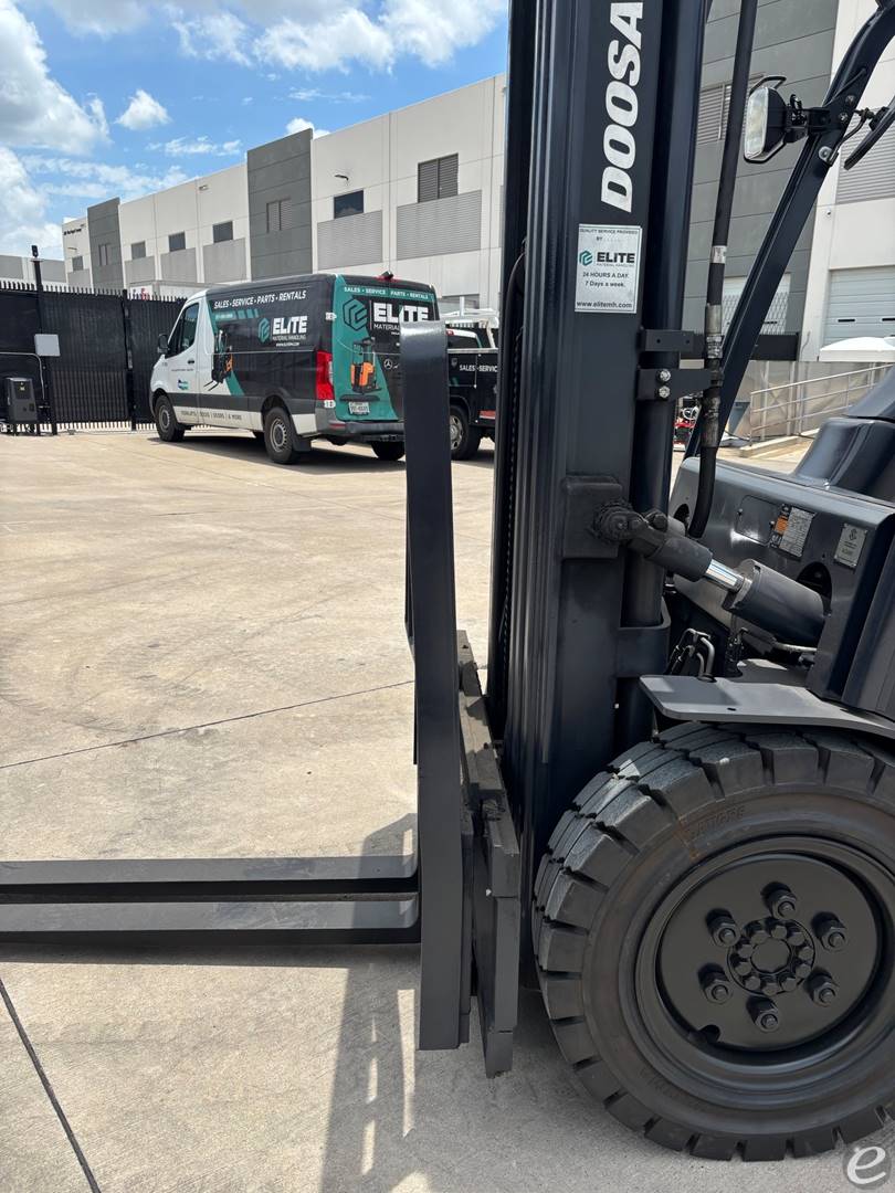 2017 Doosan G25E-5