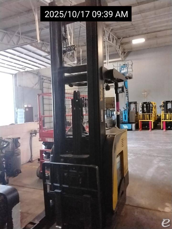 2017 Yale NR045EB