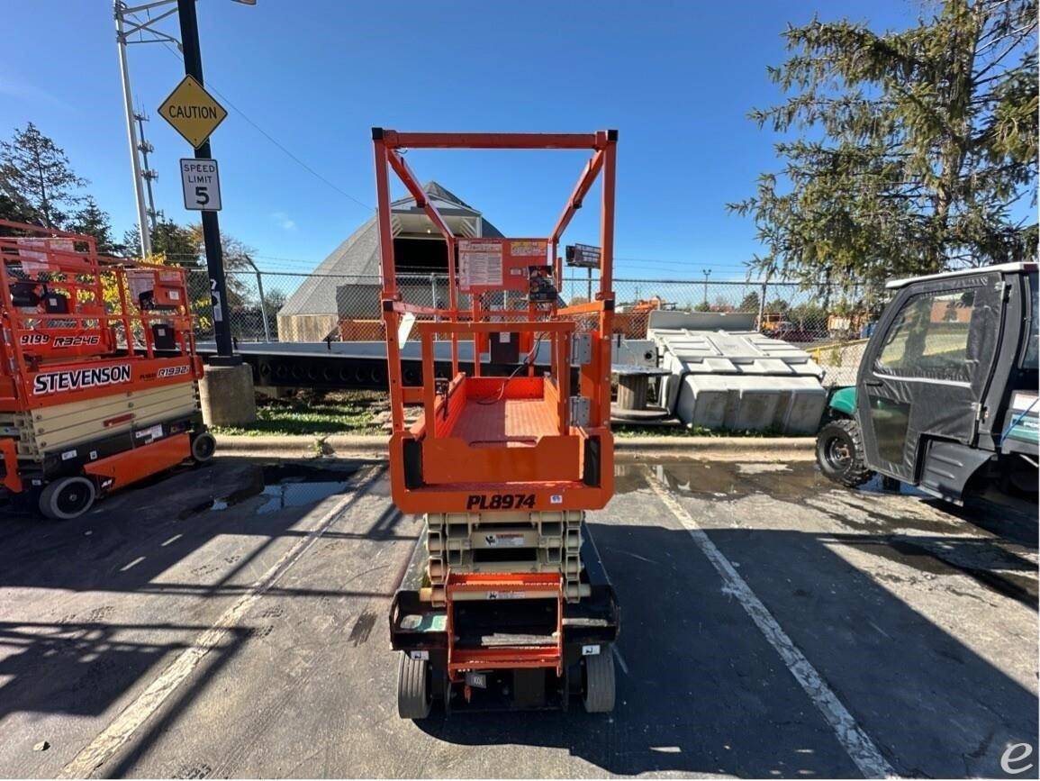 2021 JLG R1932i