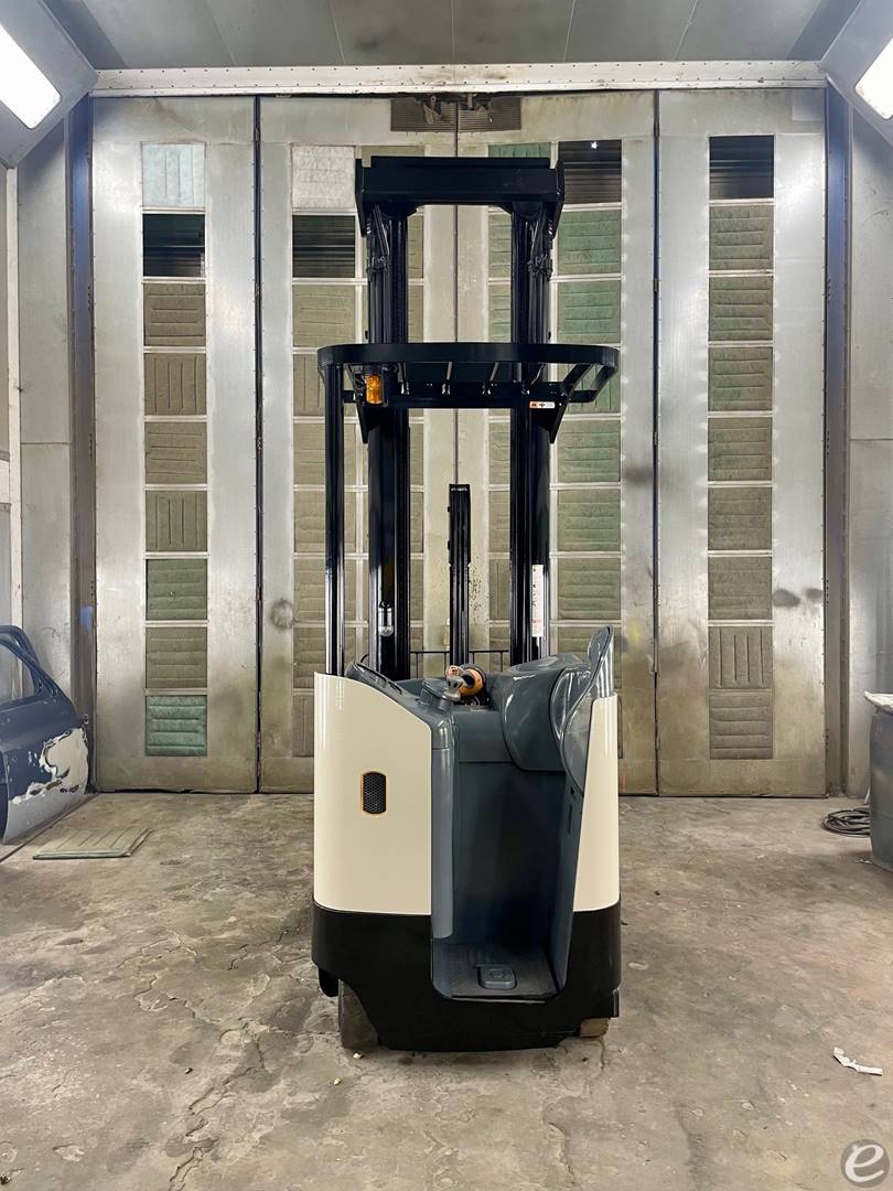 2010 Crown RR5725-35