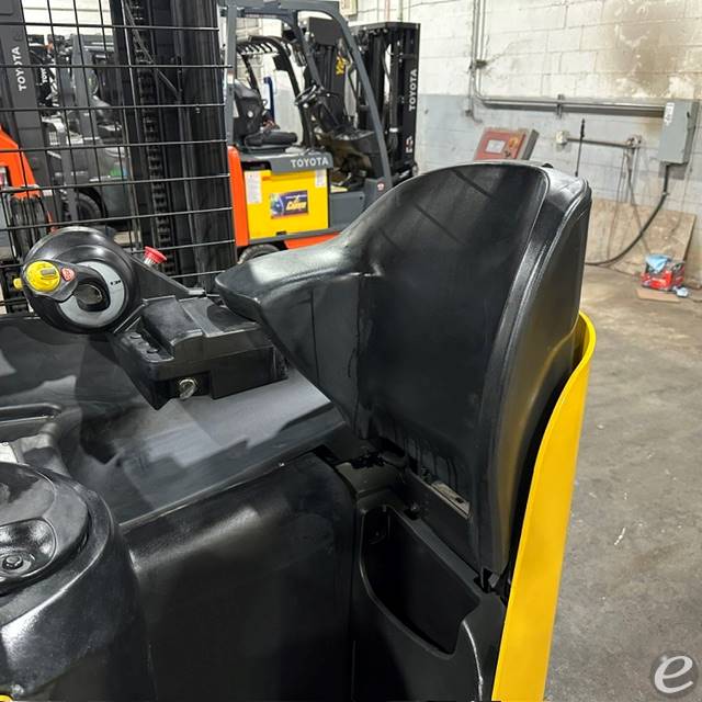 2022 Yale NR045EB